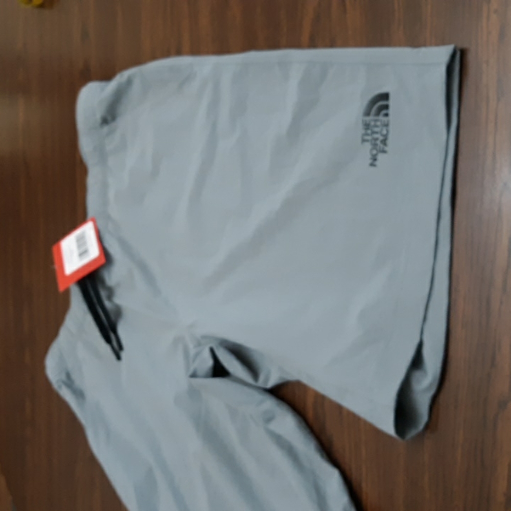 NWT MENS NORTHFACE SHORTS
